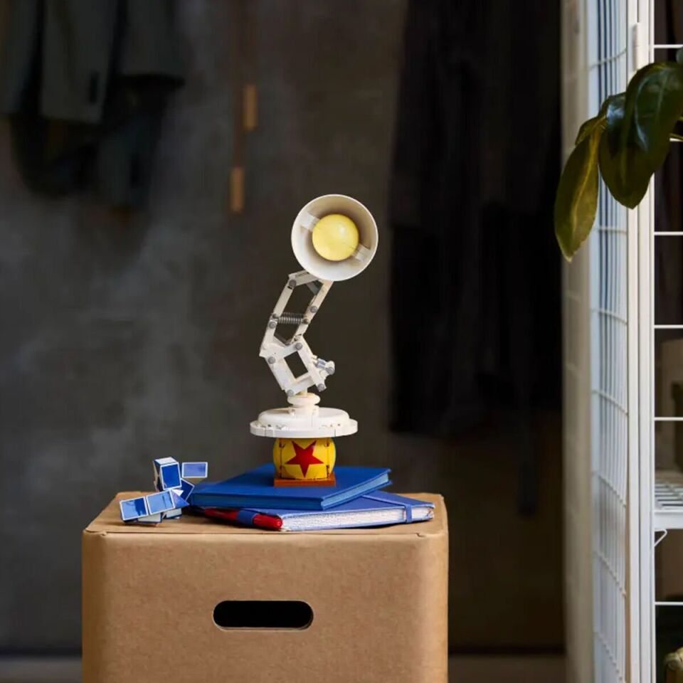 21357 Lego ideas Disney Pixar Luxo Jr. 613 parça +18 yaş